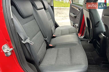 Хэтчбек Mercedes-Benz A-Class 2011 в 