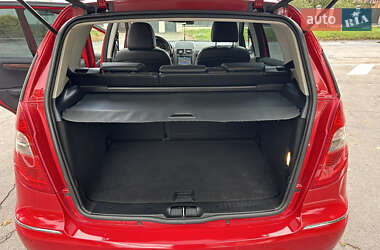 Хэтчбек Mercedes-Benz A-Class 2011 в 