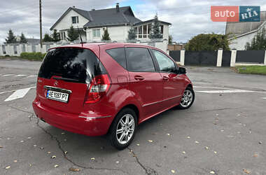 Хэтчбек Mercedes-Benz A-Class 2011 в 