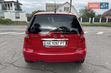 Хэтчбек Mercedes-Benz A-Class 2011 в 