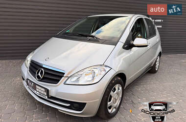 Хэтчбек Mercedes-Benz A-Class 2011 в 