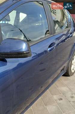 Хэтчбек Mercedes-Benz A-Class 2009 в 
