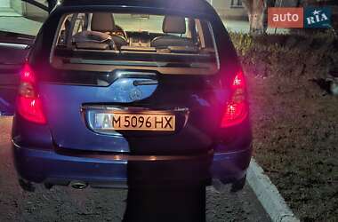 Хэтчбек Mercedes-Benz A-Class 2009 в 