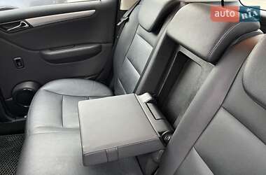Хетчбек Mercedes-Benz A-Class 2010 в 