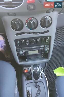Хэтчбек Mercedes-Benz A-Class 1999 в  фото 12 Хэтчбек Mercedes-Benz A-Class 1999 в
