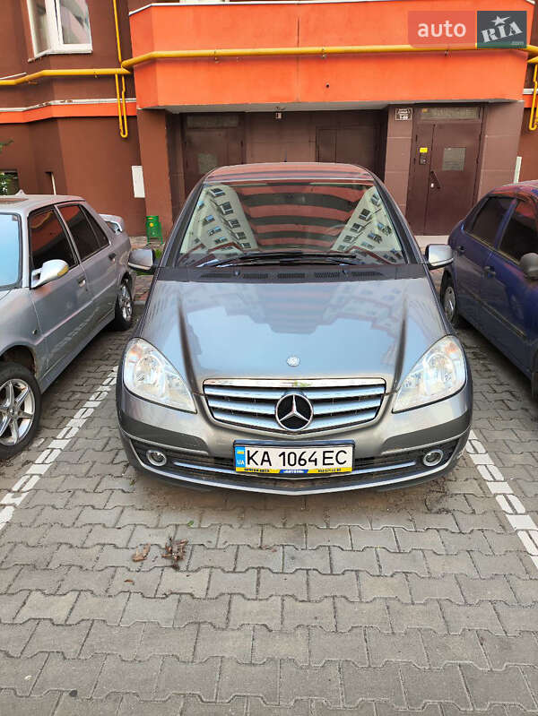 Mercedes-Benz A-Class 2011 Mercedes-Benz A-Class 2011