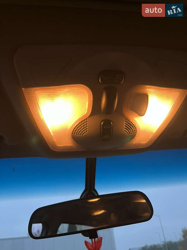 Хетчбек Mercedes-Benz A-Class 2001 в Житомирі фото 20 Хетчбек Mercedes-Benz A-Class 2001 в Житомирі