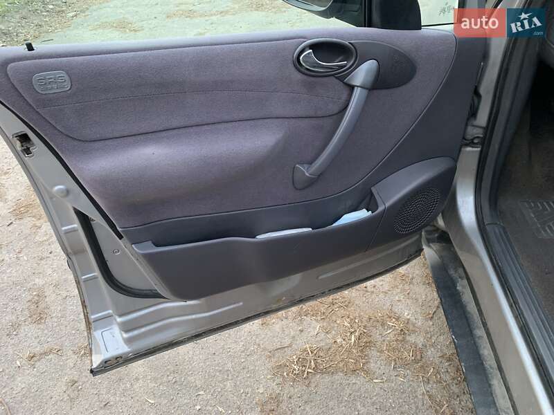 Хетчбек Mercedes-Benz A-Class 2000 в Запоріжжі фото 9 Хетчбек Mercedes-Benz A-Class 2000 в Запоріжжі