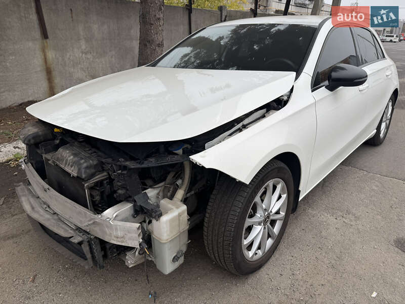 Хетчбек Mercedes-Benz A-Class 2018 в Дніпрі