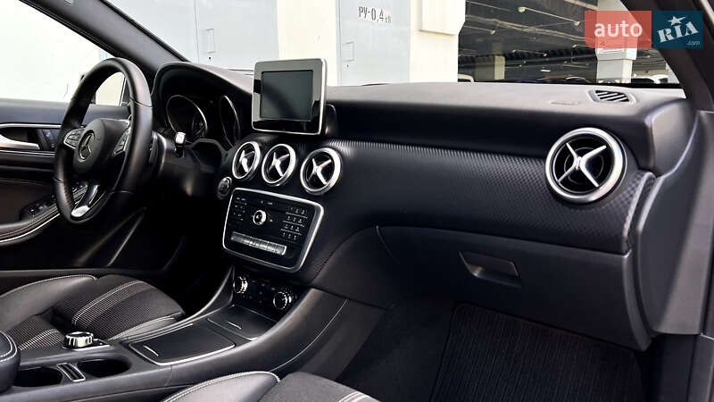 Хетчбек Mercedes-Benz A-Class 2017 в Звягелі