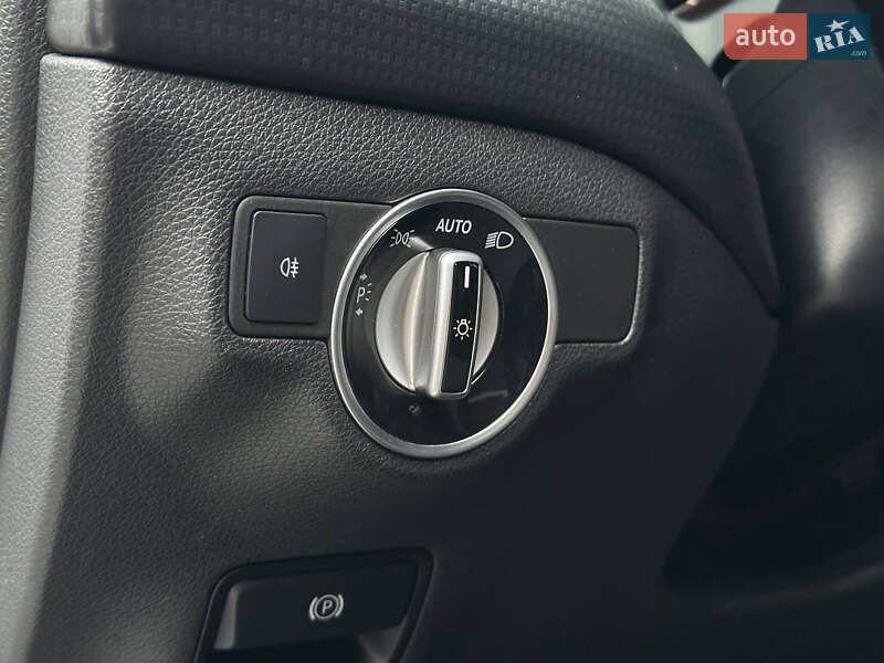 Хетчбек Mercedes-Benz A-Class 2012 в Києві фото 30 Хетчбек Mercedes-Benz A-Class 2012 в Києві