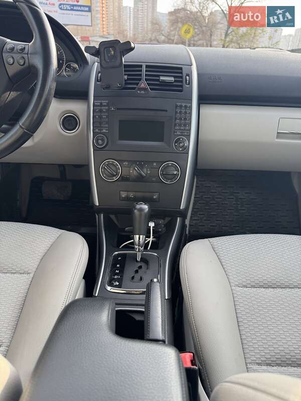 Хетчбек Mercedes-Benz A-Class 2010 в Києві фото 11 Хетчбек Mercedes-Benz A-Class 2010 в Києві