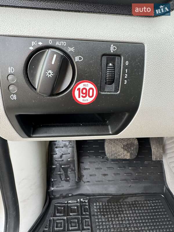 Хетчбек Mercedes-Benz A-Class 2010 в Києві фото 15 Хетчбек Mercedes-Benz A-Class 2010 в Києві