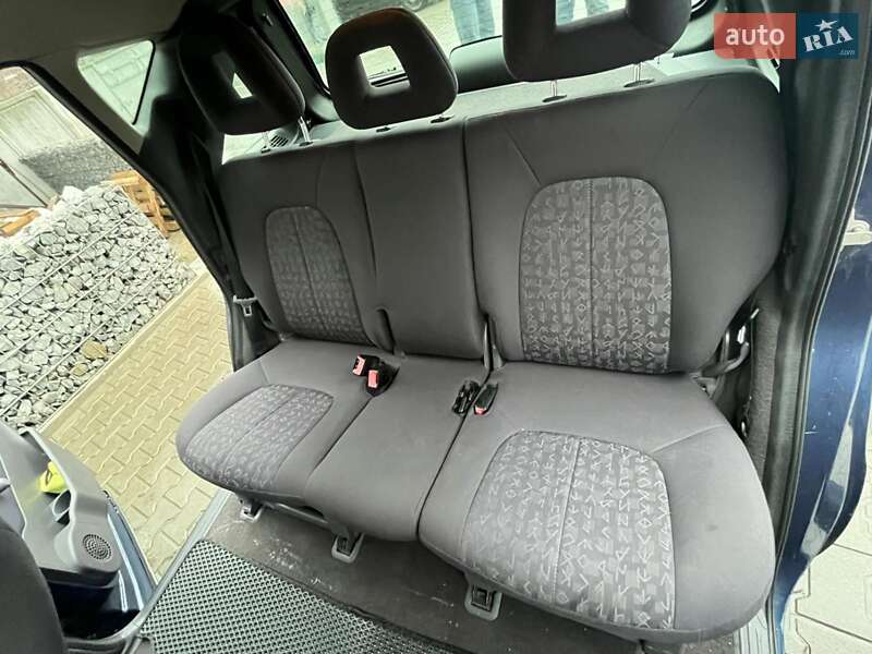 Хэтчбек Mercedes-Benz A-Class 2001 в Житомире фото 14 Хэтчбек Mercedes-Benz A-Class 2001 в Житомире