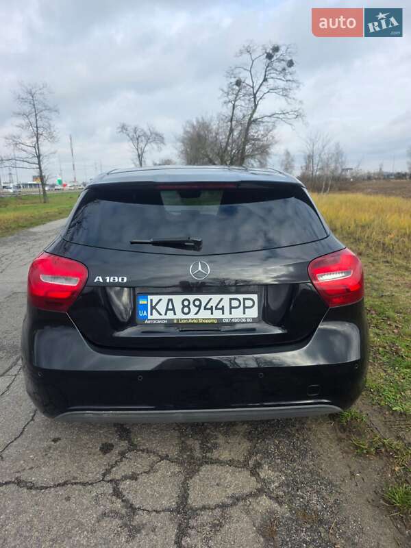 Хетчбек Mercedes-Benz A-Class 2015 в Києві фото 5 Хетчбек Mercedes-Benz A-Class 2015 в Києві