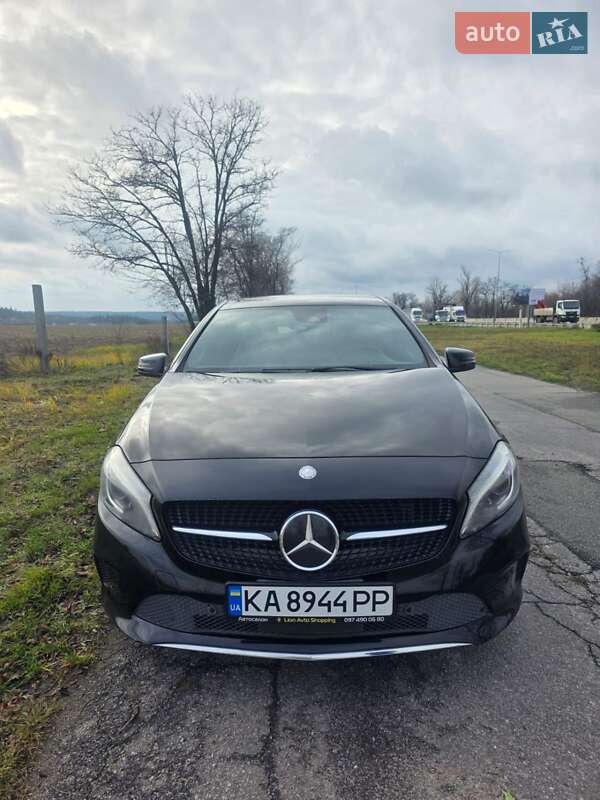Хетчбек Mercedes-Benz A-Class 2015 в Києві фото Хетчбек Mercedes-Benz A-Class 2015 в Києві