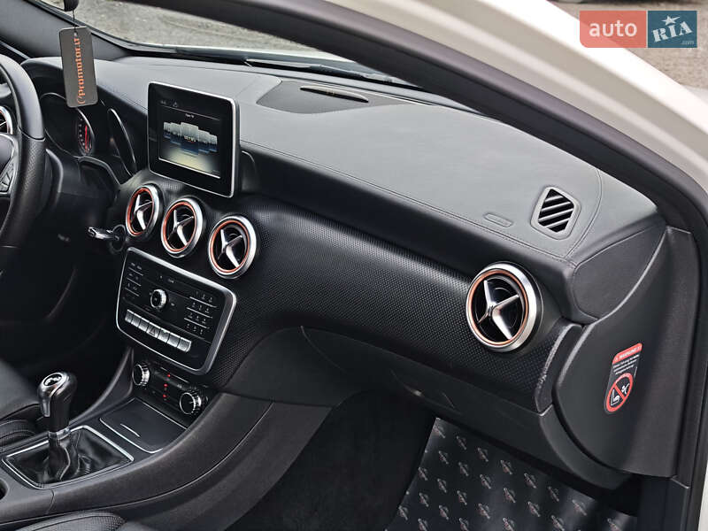 Хетчбек Mercedes-Benz A-Class 2016 в Луцьку
