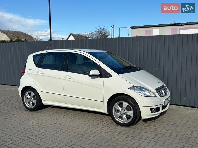 Mercedes-Benz A-Class 2011