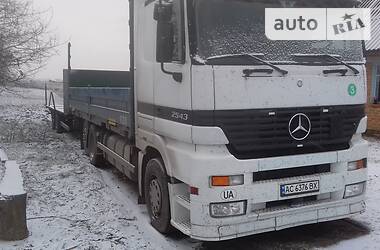 Тентованый Mercedes-Benz Actros 2001 в Горохове