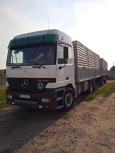Зерновоз Mercedes-Benz Actros 2002 в 