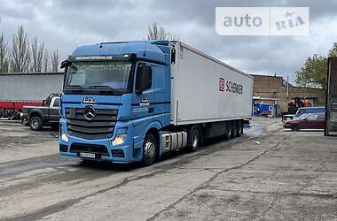 Тягач Mercedes-Benz Actros 2013 в 