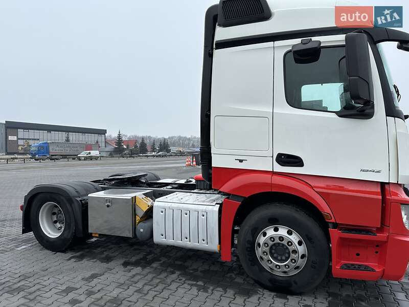 Тягач Mercedes-Benz Actros 2014 в Черновцах