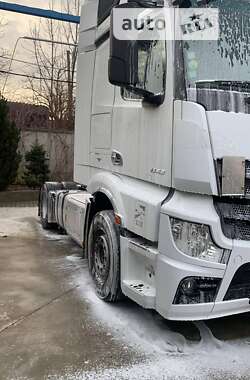 Тягач Mercedes-Benz Actros 2017 в 