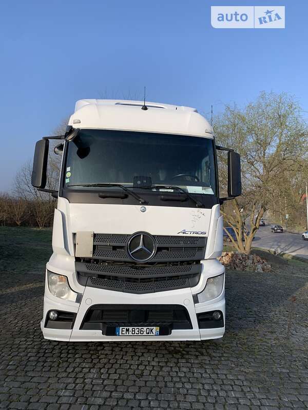 Тягач Mercedes-Benz Actros 2017 в 