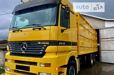 Самосвал Mercedes-Benz Actros 2000 в Тернополе