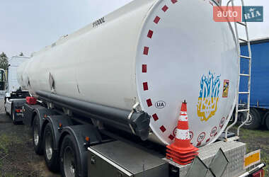 Бензовоз Mercedes-Benz Actros 2013 в 
