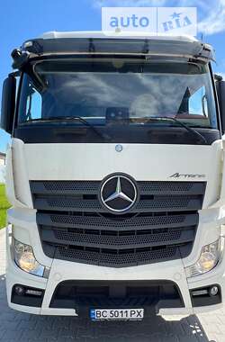 Контейнеровоз Mercedes-Benz Actros 2017 в Львові