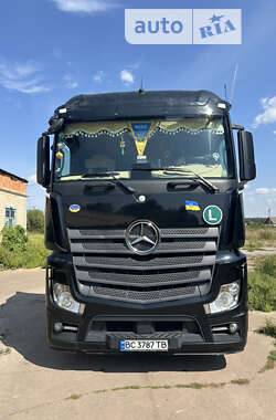 Тягач Mercedes-Benz Actros 2014 в 