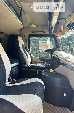 Тягач Mercedes-Benz Actros 2014 в 
