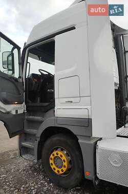 Тягач Mercedes-Benz Actros 2017 в 