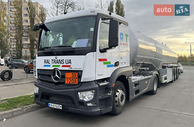 Тягач Mercedes-Benz Actros 2015 в Киеве