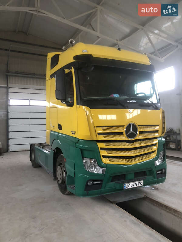 Тягач Mercedes-Benz Actros 2013 в Львове