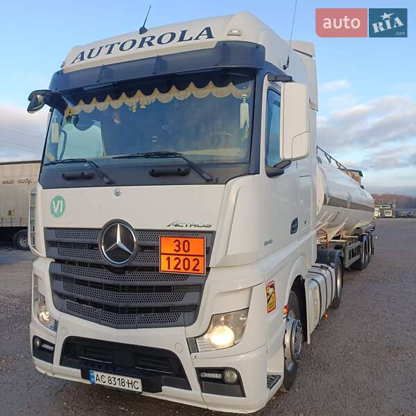 Бензовоз Mercedes-Benz Actros 2015 в Луцьку