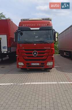 Тягач Mercedes-Benz Actros 2011 в 