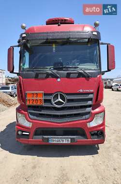 Бензовоз Mercedes-Benz Actros 2015 в 