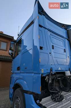 Тягач Mercedes-Benz Actros 2013 в 