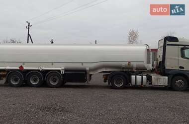 Бензовоз Mercedes-Benz Actros 2013 в 