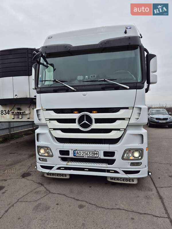 Тягач Mercedes-Benz Actros 2013 в Мукачевому