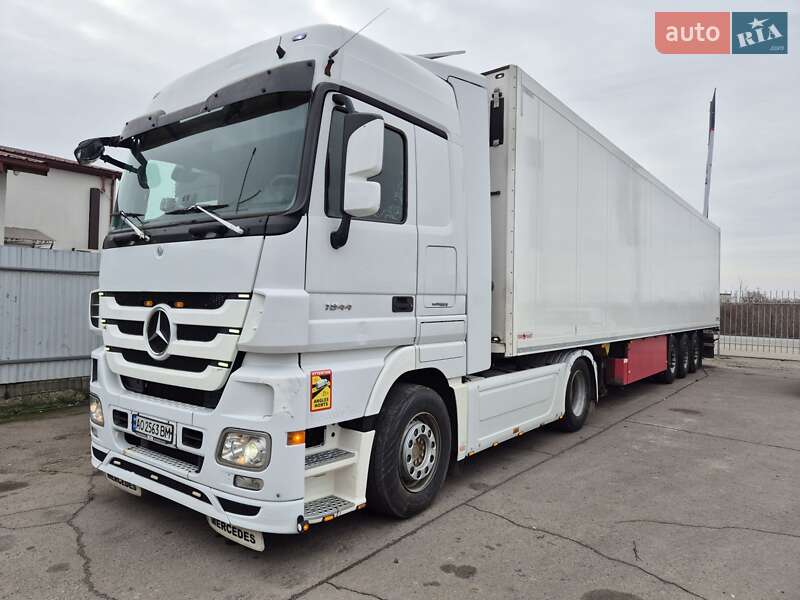 Тягач Mercedes-Benz Actros 2013 в Мукачевому