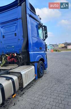 Тягач Mercedes-Benz Actros 2015 в 