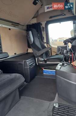 Тягач Mercedes-Benz Actros 2015 в 
