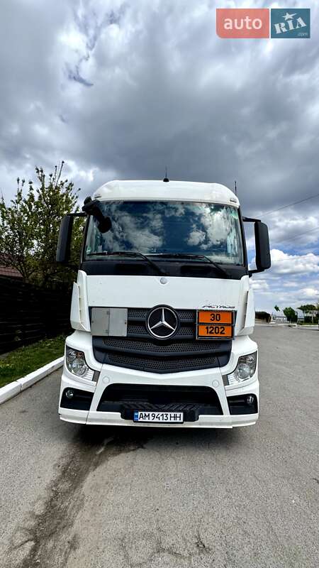 Тягач Mercedes-Benz Actros 2014 в 