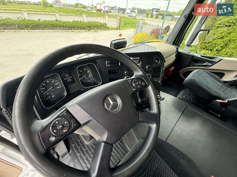 Тягач Mercedes-Benz Actros 2016 в Львове