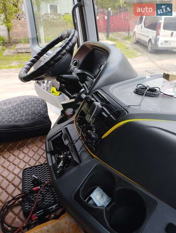 Вантажний фургон Mercedes-Benz Actros 2003 в Сумах