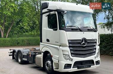 Контейнеровоз Mercedes-Benz Actros 2021 в 