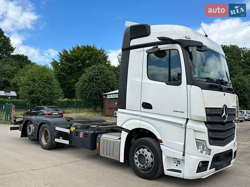 Контейнеровоз Mercedes-Benz Actros 2021 в Черновцах